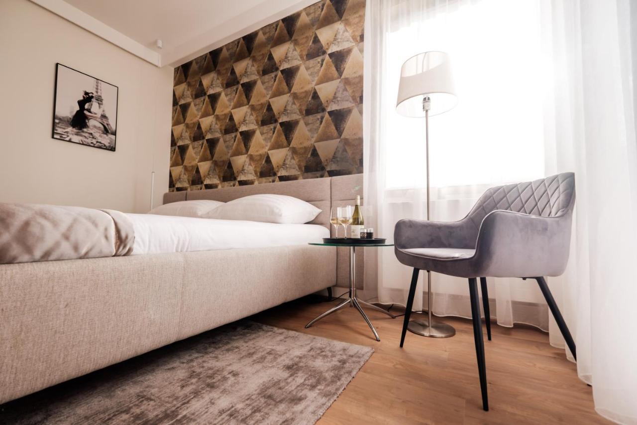 Adele Apartments Pécs Exteriör bild