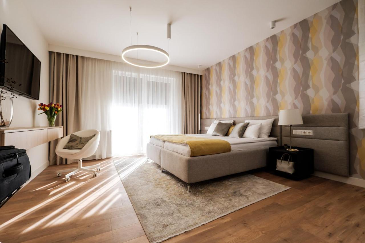 Adele Apartments Pécs Exteriör bild