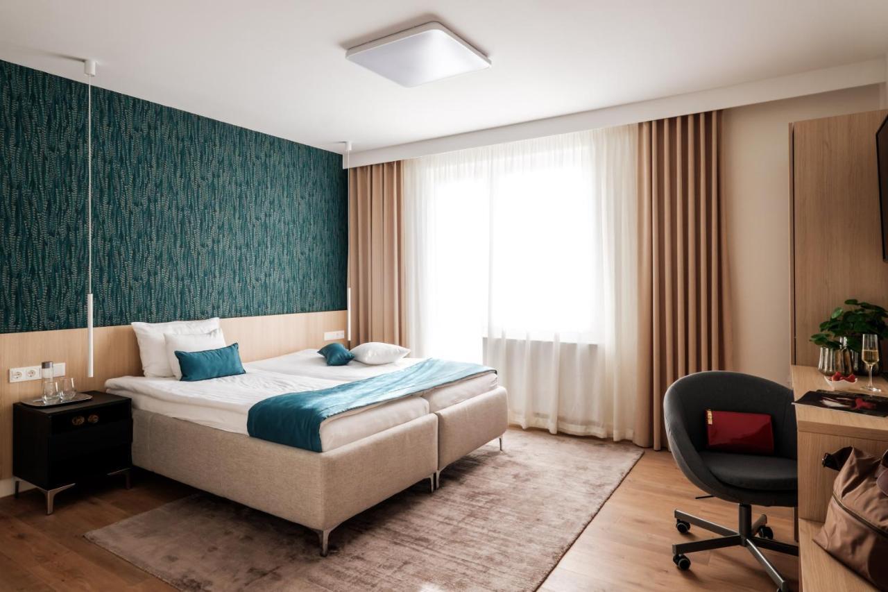 Adele Apartments Pécs Exteriör bild