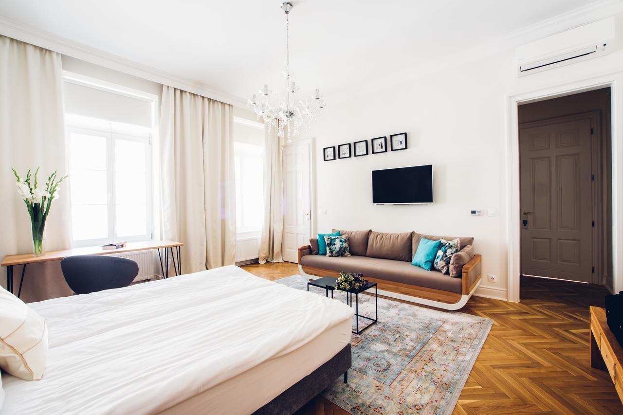 Adele Apartments Pécs Exteriör bild